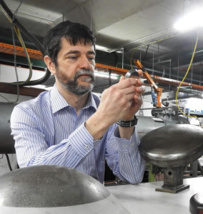 Hyperschallforscher David Gildfind in seinem Labor an der UQ (Foto: uq.edu.au)
