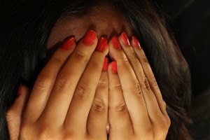 Schuldgefühle: Betroffene bleiben in Situationen gefangen (Foto: pixabay.com, octavio lopez galindo)