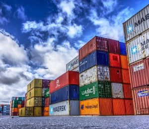 Container: Zollpolitik der USA belastet die Weltwirtschaft (Foto: pixabay.com, distelAPPArath)