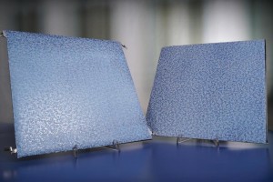 Mit Dekorfolie kaschierte, frei kombinierbare Fassadenelemente (Foto: fep.fraunhofer.de)