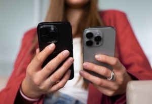 Altes und neues Handy: Viele Deutsche gegenüber Refurbished-Geräten skeptisch (Foto: vodafone.de)