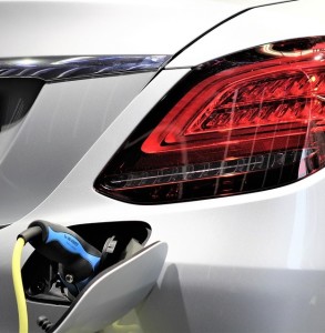 E-Auto: Europa sollte mehr Batteriezellen selbst herstellen (Foto: pixabay.com, GoranH)