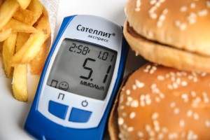 Blutzuckermessung: Essverhalten wichtig für Typ-2-Diabetes-Behandlung (Foto: pixabay.com, stanias)