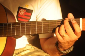 Gitarrespieler: Musik ist gut für das Gehirn (Foto: Valéria Rodrigues Valéria, pixabay.com)