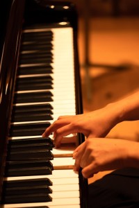 Klavierspiel: Subtile Fingerbewegungen beeinflussen das Timbre (Foto: pixabay.com)