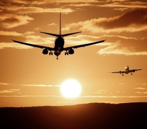 Flugzeuge: Neue Legierung macht den Luftverkehr umweltverträglicher (Foto: ThePixelman, pixabay.com)