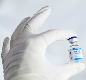 COVID-19-Impfstoff: BioNTech darf CureVac übernehmen (Foto: pixabay.com, spencerbdavis1)