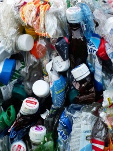 PET-Flaschen: Recycling ohne Qualitätsverlust möglich (Foto: Hans, pixabay.com)