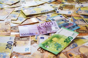 Geld: Viele junge Menschen legen ihr Erspartes nicht clever an (fotoblend), pixabay.com