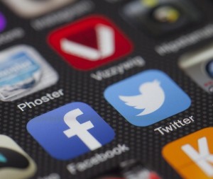 Apps: Politiker sollten emotionale Tweets genau abwägen (Foto: LoboStudioHamburg, pixabay.com)