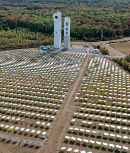 Solarturmanlagen in Jülich: können in Zukunft noch effizienter werden (Foto: dlr.de)
