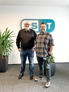 Axel Witt (links) ergänzt das Team um Stefan Heitkamp (rechts) (Foto: ESET) Axel Witt (links) ergänzt das Team um Stefan Heitkamp (rechts) (Foto: ESET)