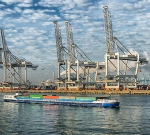 Hafen: US-Zollpolitik trifft Europa 2026 härter (Foto: Peter H, pixabay.com)