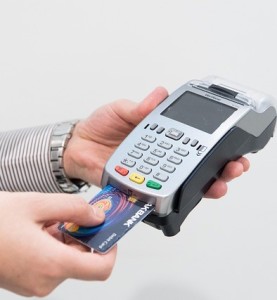 Bezahlen: Geliehenes Geld belastet Verbraucher immer mehr (Foto: Ahmad Ardity, pixabay.com)