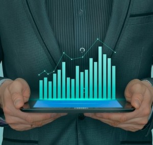 Säulendiagramm: Verarbeitendes Gewerbe im leichten Aufwind (Bild: pixabay.com, Buffik)