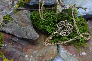 Altem Erbschmuck wieder zu neuem Glanz verhelfen (Foto: Galvano Studio Zug)