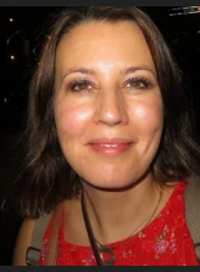 Sonia Brandon: Expertin hält das Sozialkapital hoch (Foto: port.ac.uk) Sonia Brandon: Expertin hält das Sozialkapital hoch (Foto: port.ac.uk)