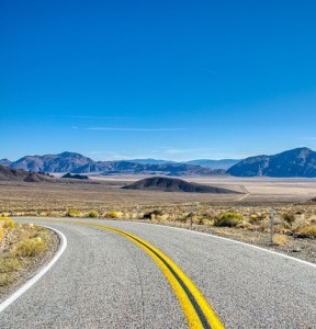 Asphalt: Algen verlängern die Lebensdauer von Straßen erheblich (Foto: Thierry BEUVE, pixabay.com)