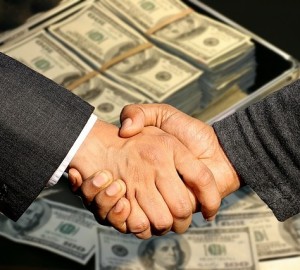 Verhandeln: Gutes Taktieren kann am Ende viel Geld ersparen (Foto: Ralph, pixabay.com)