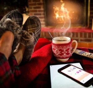 Smartphone zum Fest: Jeder Fünfte nutzt KI für Liedtexte und Co (Foto: pixabay.com, JillWellington)