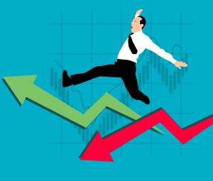 Ritt auf den Pfeilen: Bei der Wirtschaft bleibt es turbulent (Bild: pixabay.com, Mohamed_hassan)