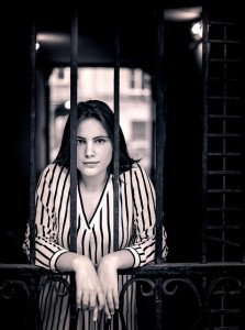 Junge Mieterin: Immo-Start-ups erschweren ihre Wohnsituation (Foto: pixabay.com, klimkin)