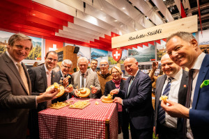 Politiker am Schweizer Stand (Foto: AMS Agro-Marketing Suisse)