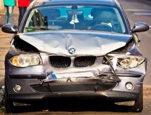 Unfallwagen: Versicherungsnehmer sollten bei Police genau hinsehen (Foto: pixabay.com)