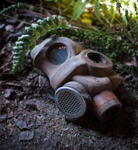 Gasmaske: Heute leiden viele unter den Folgen der Giftgasattacke (Foto: pixabay.com/cozmicphotos)