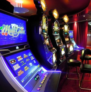 Spielautomaten: Sucht kann sich auf Freunde übertragen (Foto: Maya, pixabay.com) Spielautomaten: Sucht kann sich auf Freunde übertragen (Foto: Maya, pixabay.com)