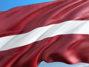 Lettische Flagge: Öffentlich-Rechtliche sind angesehen (Foto: Jerono, pixabay.com)