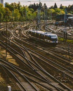 Bahnhof: Weichen lassen sich auch im Winter zuverlässig stellen (Foto: wal_172619, pixabay.com)