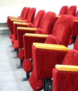 Leerer Kinosaal: Europaweit gehen die Besucherzahlen zurück (Foto: pixabay.com, arodsje)