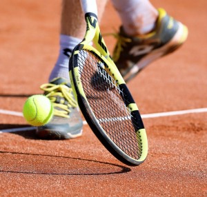 Tennis: Sport im Alter schützt das Gehirn effektiv (Foto: pixabay.com, hansmarkutt)