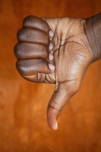 Daumen runter: Skepsis motiviert Jungunternehmer (Foto: ERIC DAKA, pixabay.com)