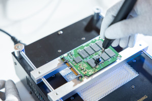 Forensische Analyse von Speicherkomponente bei technischer Integritätsprüfung (© DATA REVERSE®)