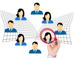 Einer muss gehen: Übernahmen sind oft von Entlassungen geprägt (Bild: pixabay.com, geralt) Einer muss gehen: Übernahmen sind oft von Entlassungen geprägt (Bild: pixabay.com, geralt)