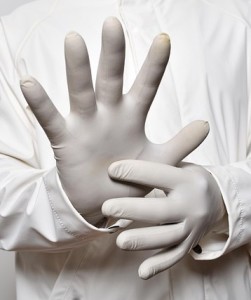 Einweghandschuhe: Sie können den Klimawandel bremsen (Foto: Leo, pixabay.com)