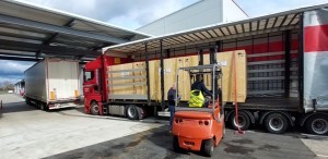 Auslieferung eines Exentis-Produktionssystems an japanischen Industriekonzern (Foto: Exentis)