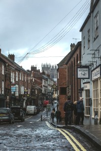 Straße in Großbritannien: Düstere Lage für viele Familien (Symbolbild: pixabay.com, Eduardo Vieira)