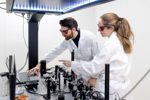 Professorin Lilian Witthauer und Dr. Camilo Mendez Schneider (Foto: Sandra Blaser)