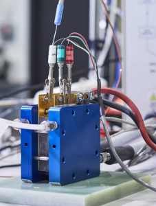 Prototyp der neuen wasserresistenten Brennstoffzelle der UNSW (Foto: unsw.edu.au)