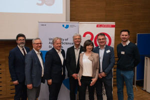 Podiumsgäste bei den USTP Future Dialogues & Felix Schadinger (Foto: USTP)