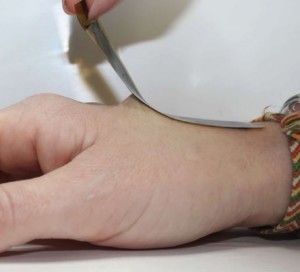 Neue Elektrode: flexibel und hautfreundlich zugleich (Foto: news.ncsu.edu)