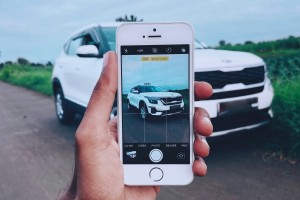 Auto auf dem Smartphone: Verkauf wird zunehmend digitaler (Foto: SWAPNIL VASAVE/Unsplash)