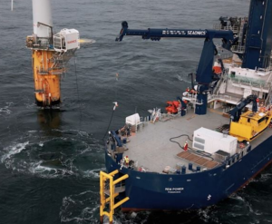 So werden die beiden Spulen auf hoher See miteinander verbunden (Foto: Vard, sintef.no)