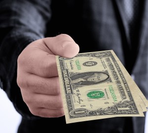 Bestechung: Politiknahe Unternehmen können sich das eher leisten (Foto: Gerd Altmann, pixabay.com)