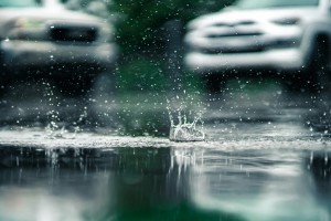 Hagelschäden stellen einem vor eine Entscheidung (Foto: Mitchell Griest/Unsplash)