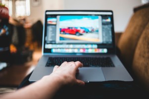 Keine Anfragen auf Ihr Inserat? Wir erklären an was es liegt (Foto: Erik Mclean/Unsplash)