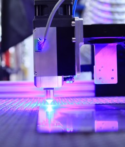Laser können schweißen, schneiden und jetzt auch formen (Symbolbild: OptLasers, pixabay.com)
